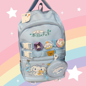 Super Mochila Sanrio. Celeste